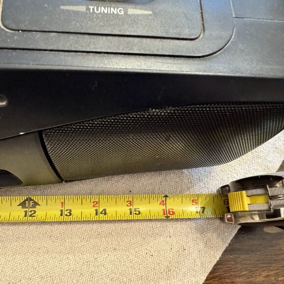 Sanyo CFS-205 Boombox-AM/FM Radio and Cassette Player - Picture 8 of 8